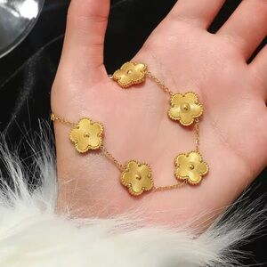 Alhambra Gold Elegant Floral Bracelet